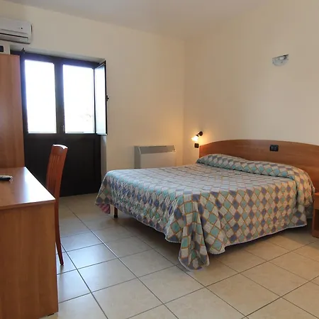 מלון La Rupe San Benedetto de' Marsi