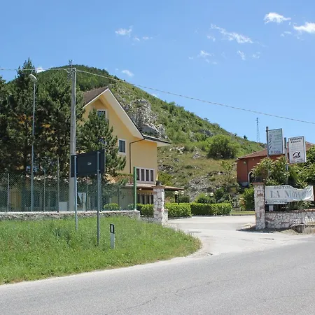 מלון La Rupe San Benedetto de' Marsi