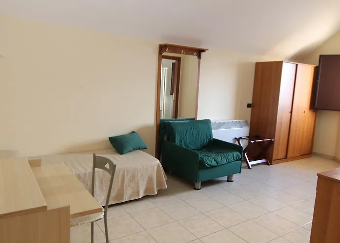 Otel La Rupe San Benedetto de' Marsi